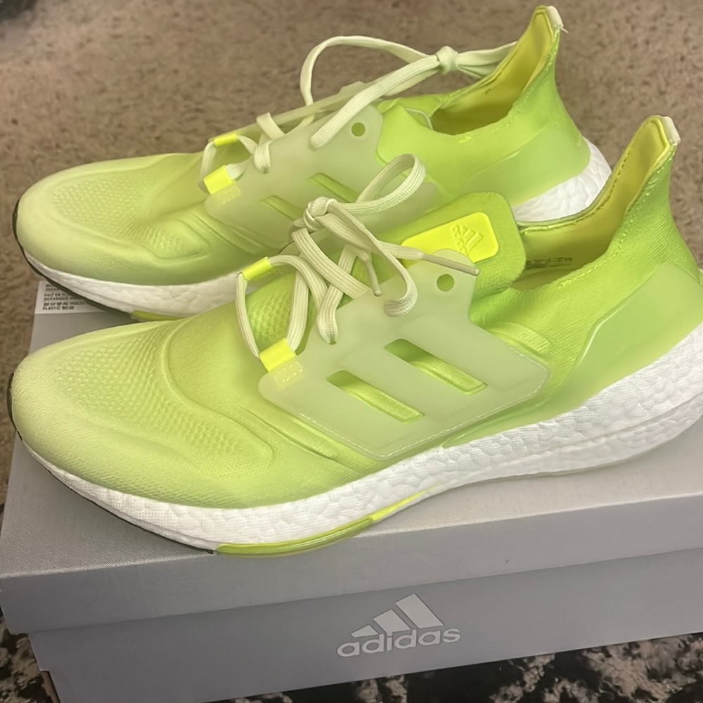 Adidas Ultraboost 22